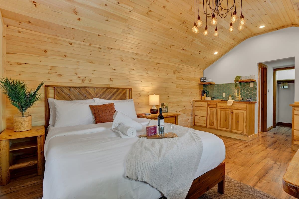 Poconos Cabin | Vaulted Pine | Firepits | Pets OK
