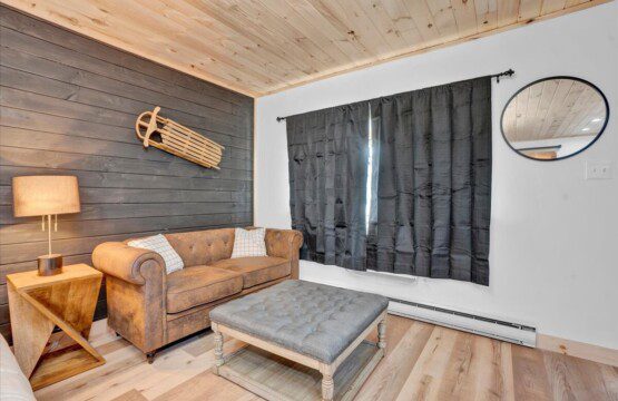 original 1029353356978630145 1785550973