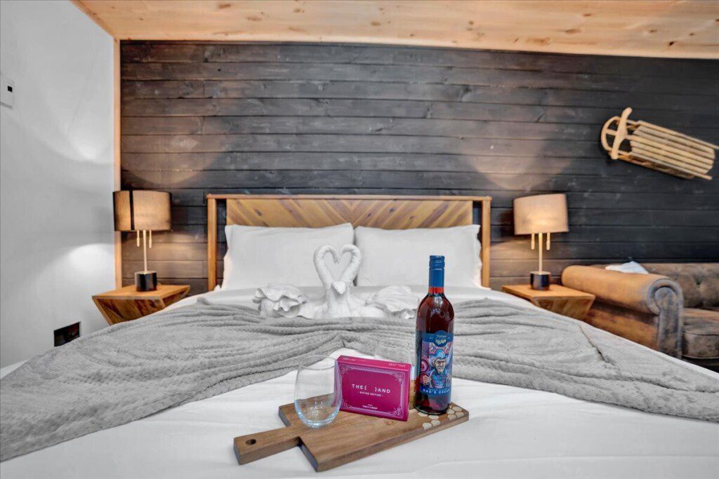 original 1029353356978630145 1785550985