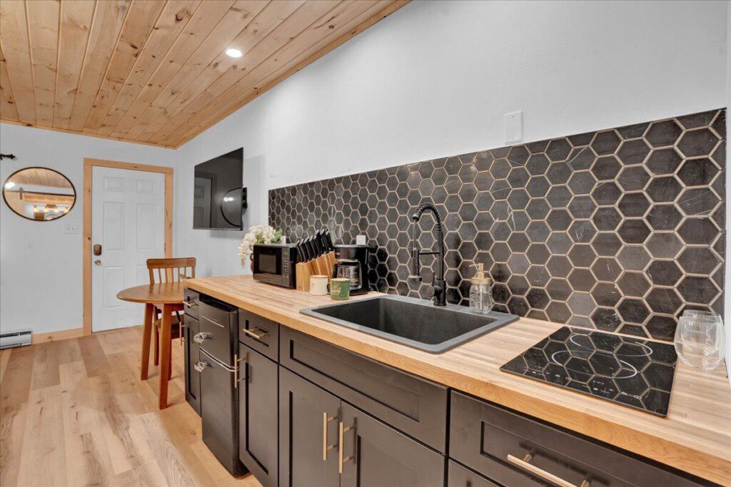 original 1029353356978630145 1785550998